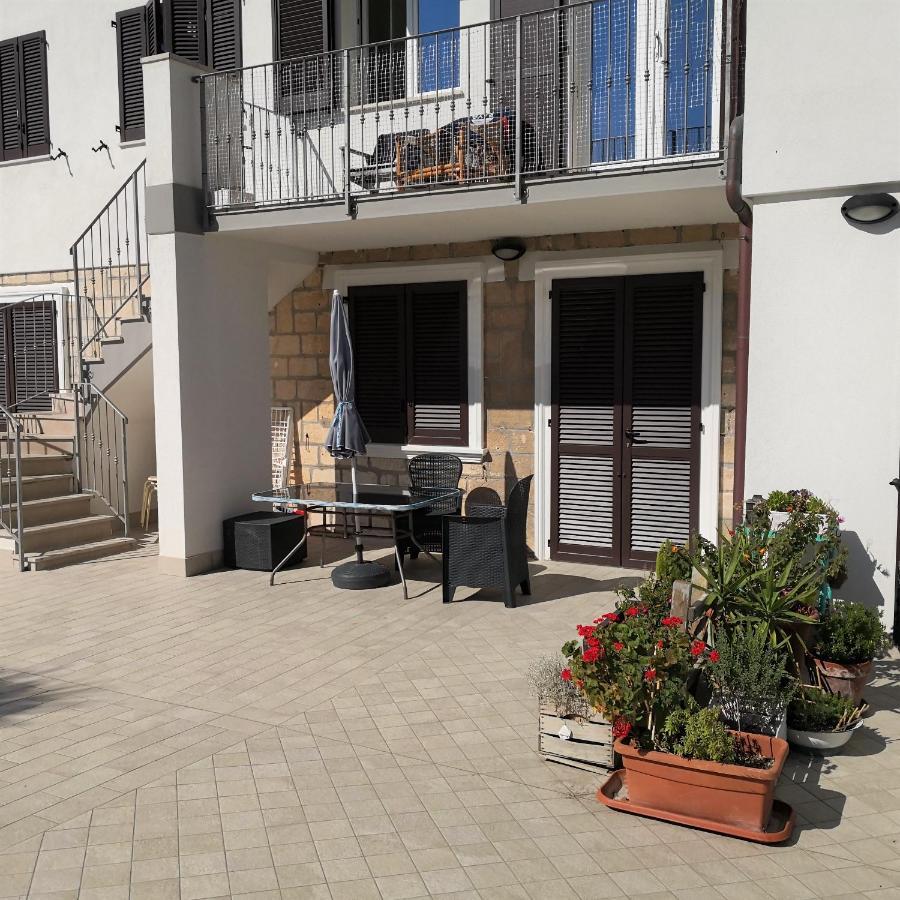 Апартаменты Mololocale In Centro A Марчелли Экстерьер фото